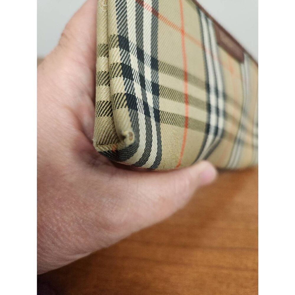 Burberrys VINTAGE Haymarket Check coin pouch. Slight ware on corners see picture - Picture 11 of 11